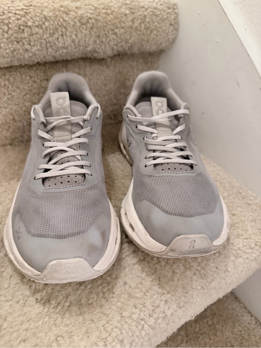 On Running Men's Cloudswift Lightweight Gray Running Shoes size 6